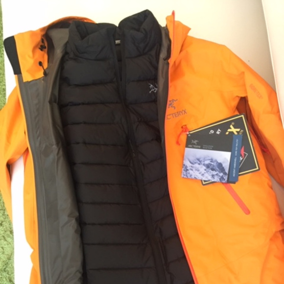 2 coats - Arc'teryx Orange Goretex &Black Down NEW - WOMENS - Picture 2 of 6